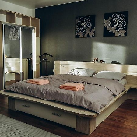 Apartment Pinsk Esterno foto