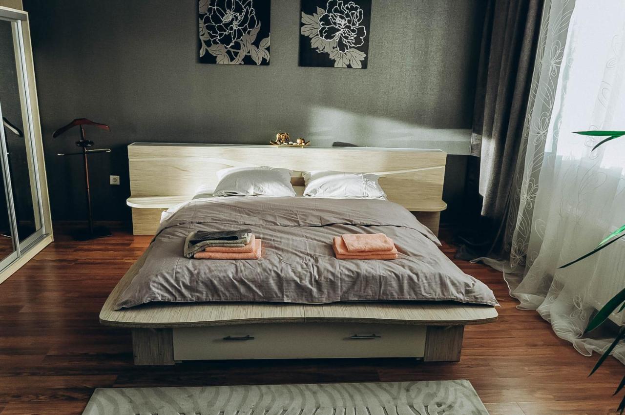 Apartment Pinsk Esterno foto